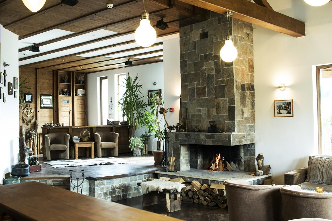 Boutique Hotel The White Pine 萨莫科夫 外观 照片