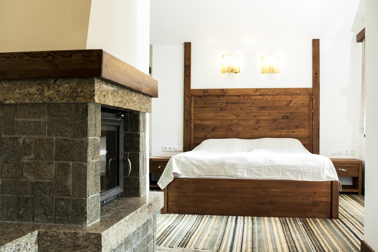 Boutique Hotel The White Pine 萨莫科夫 外观 照片