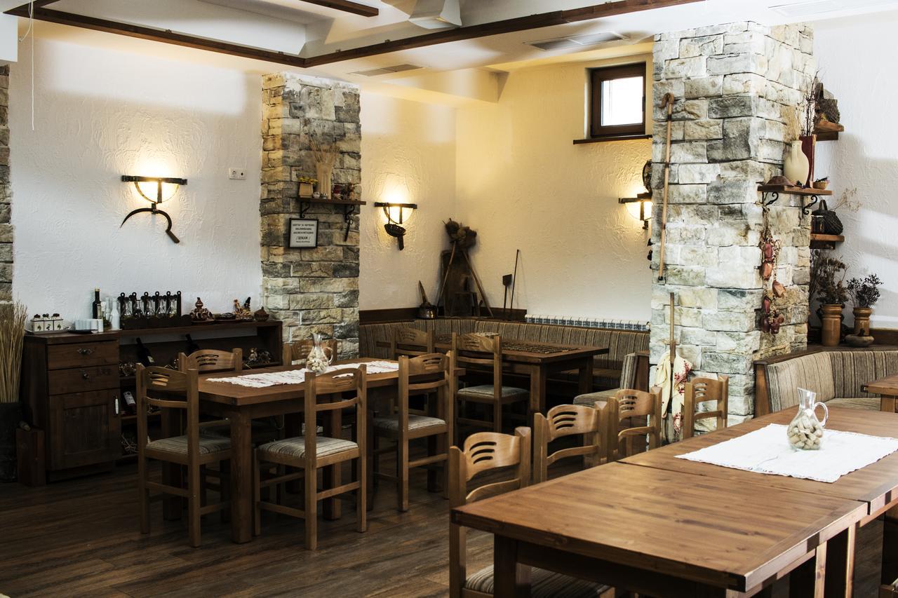 Boutique Hotel The White Pine 萨莫科夫 外观 照片