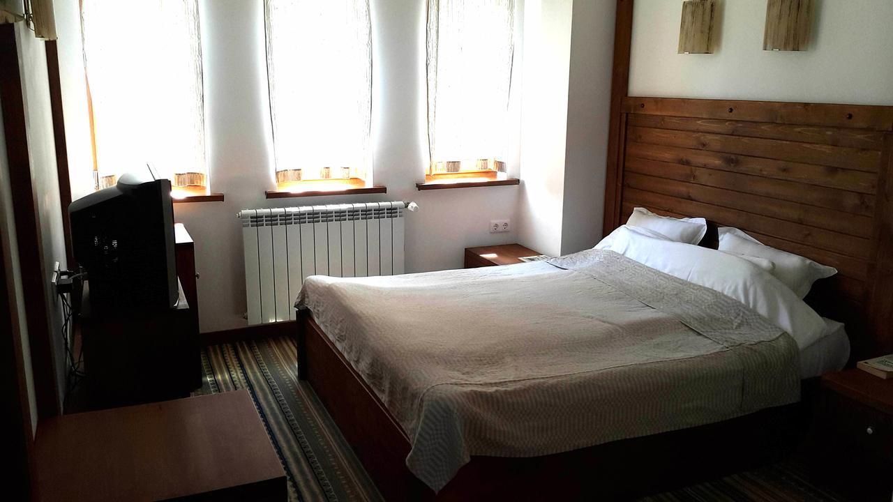 Boutique Hotel The White Pine 萨莫科夫 外观 照片